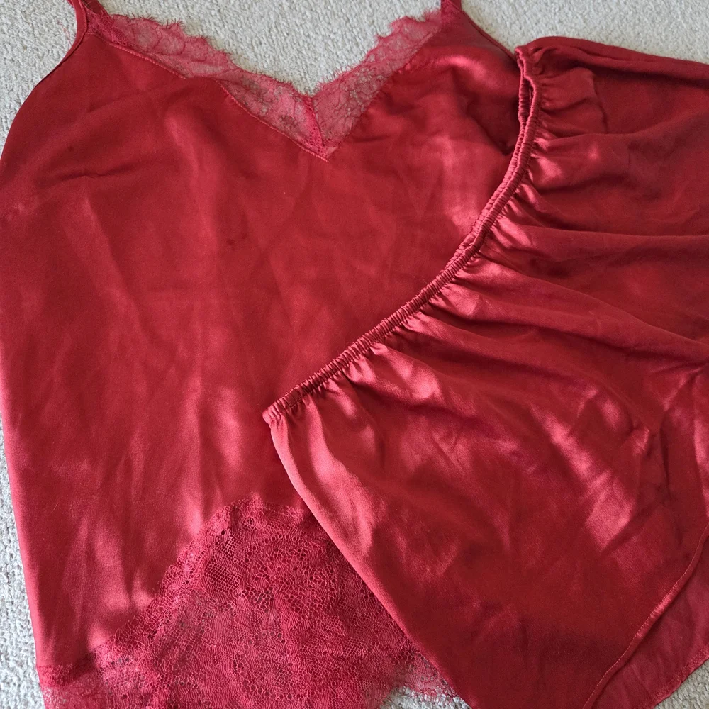 Elegant Victoria’s Secret Red Satin Lace Lingerie Set M | Babydoll & Shorts - Picture 3 of 10